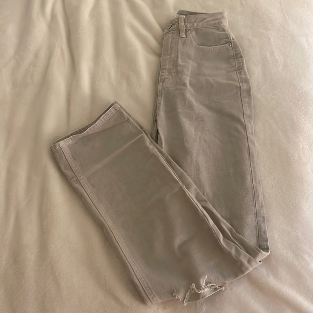 PACSUN GREY RIPPED JEANS